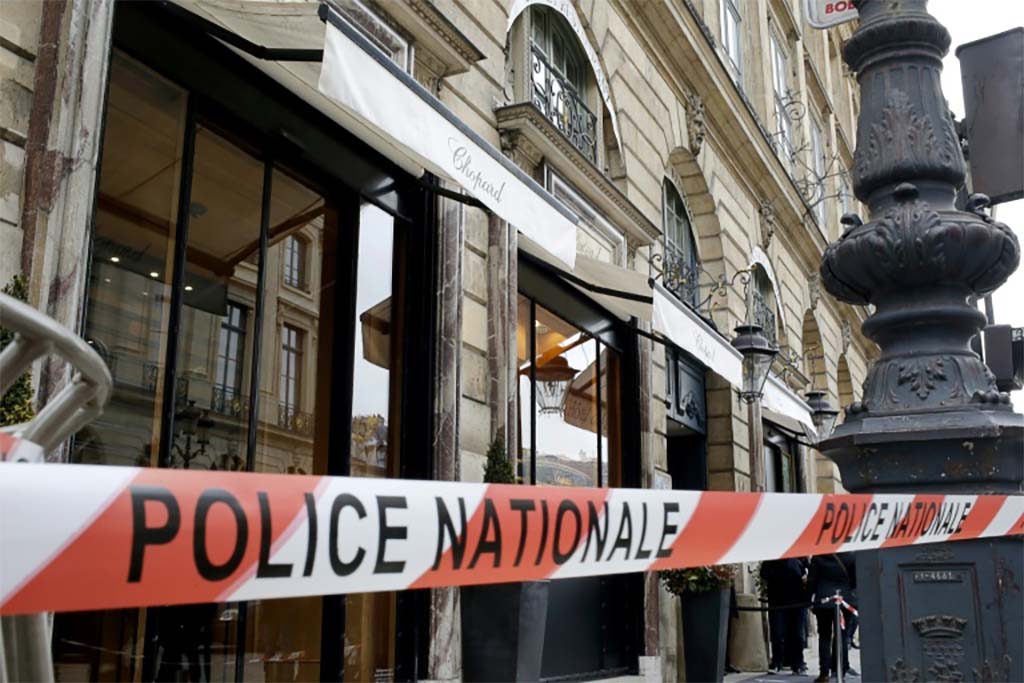 Braquages chez Chanel et Chopard : sept accusés condamnés à des peines de 2 à 16 ans de prison