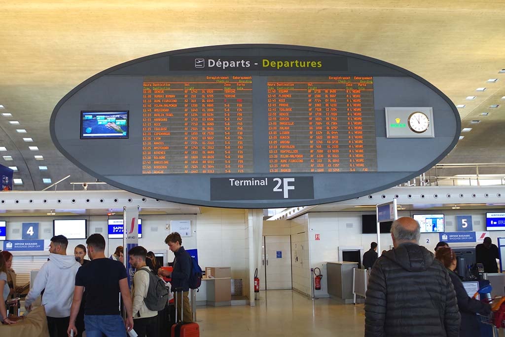 Aéroport de Roissy : Un homme armé d'un couteau neutralisé par balle par la police