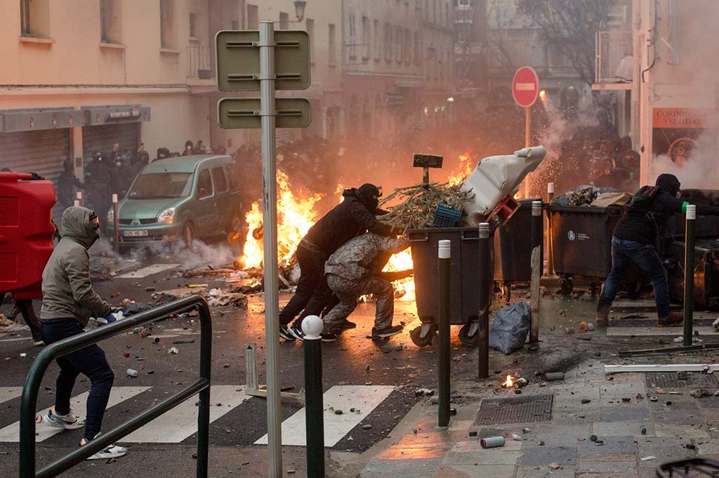 Émeutes à Bastia : 93 blessés dont 70 policiers et gendarmes, 650 cocktails Molotov utilisés par les émeutiers