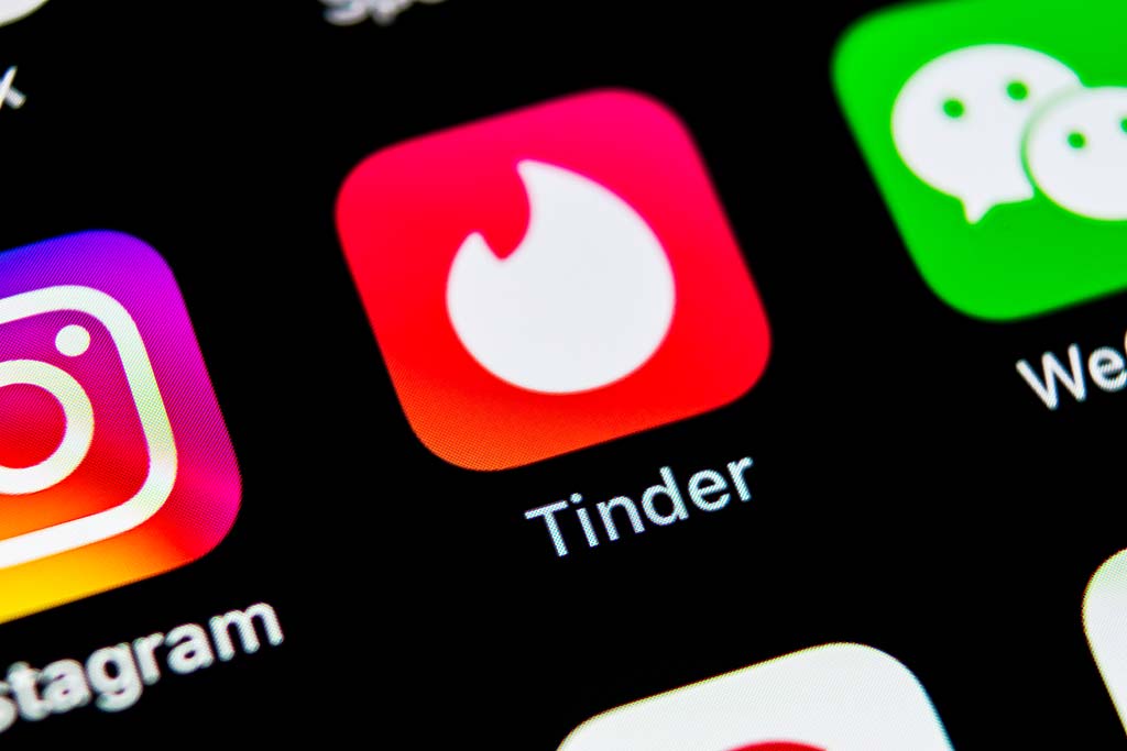 Les utilisateurs de Tinder aux États-Unis pourront vérifier le casier judiciaire de leurs «matchs»