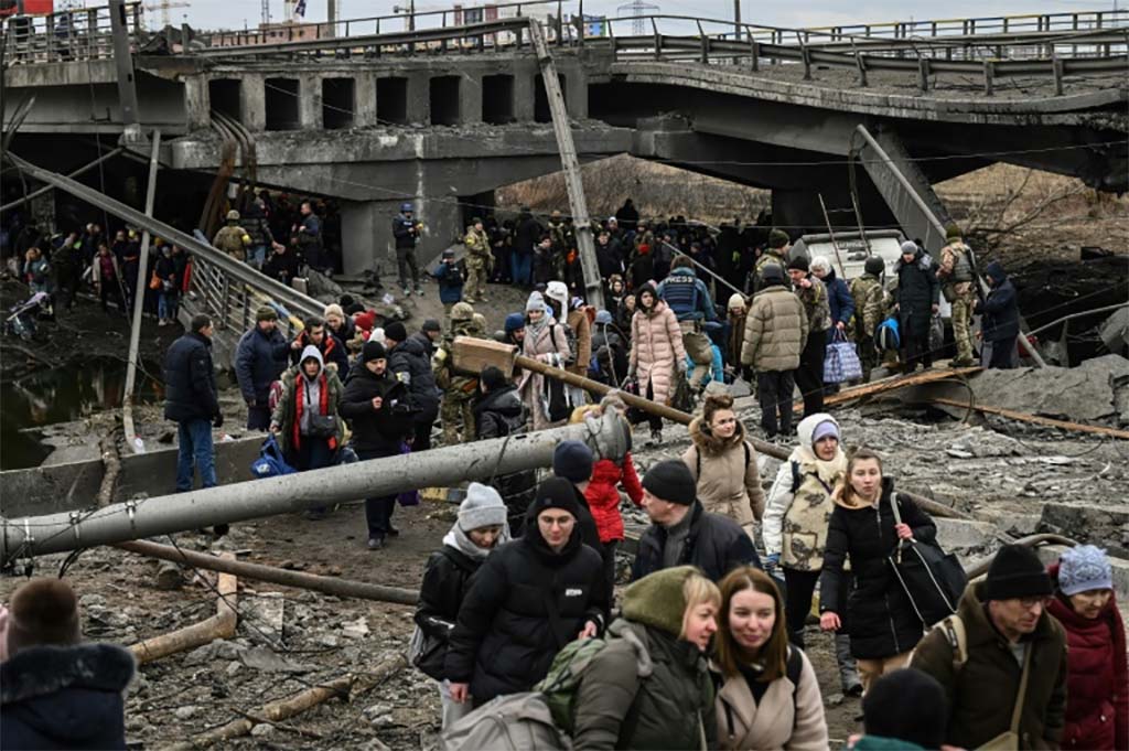Le port de Marioupol assiégé, les menaces de Poutine : le point sur la guerre en Ukraine