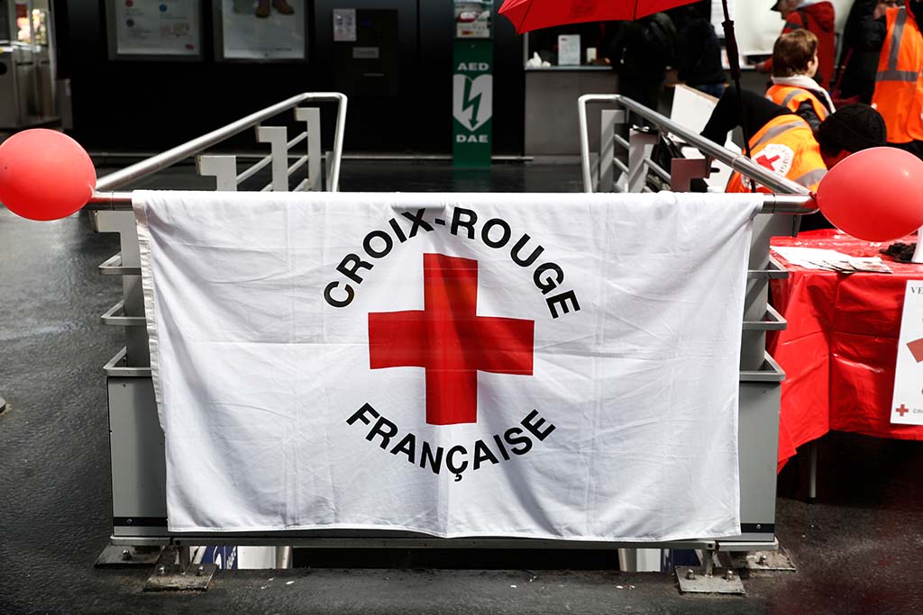 Paris : Un bénévole de la Croix-Rouge condamné pour l'agression sexuelle d'un adolescent ukrainien