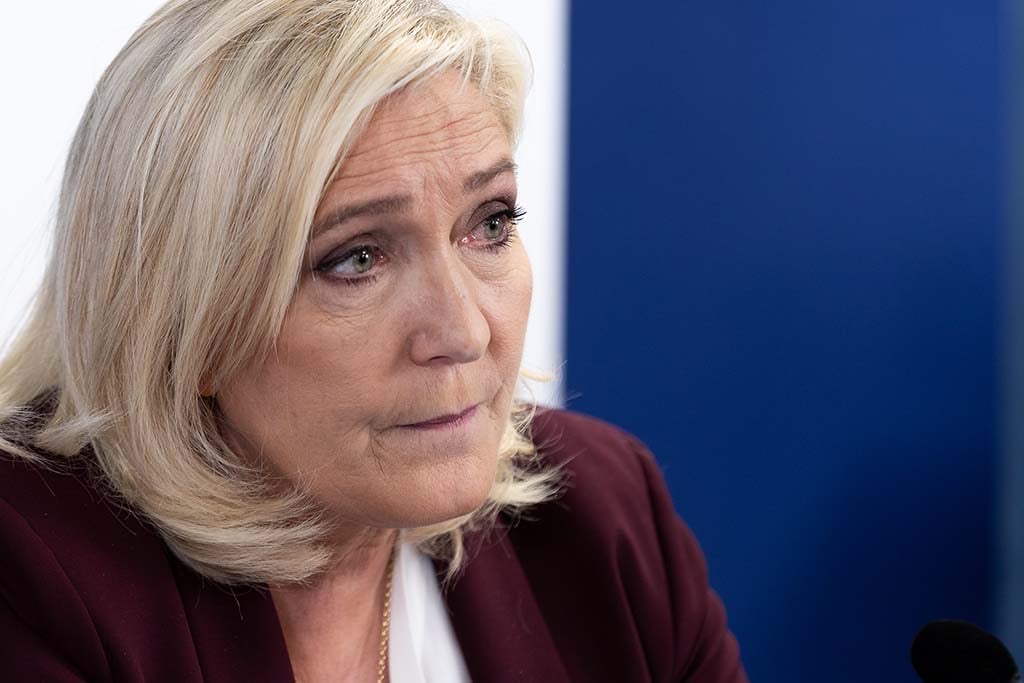 «L’ultra violence devient un phénomène banal, le laxisme doit laisser la place à la fermeté» lance Marine Le Pen