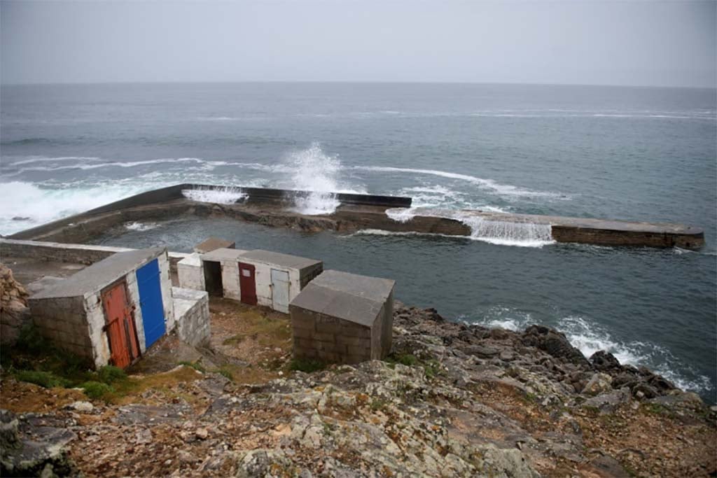 Finistère : Un couple et leur enfant meurent emportés par une vague à Plogoff