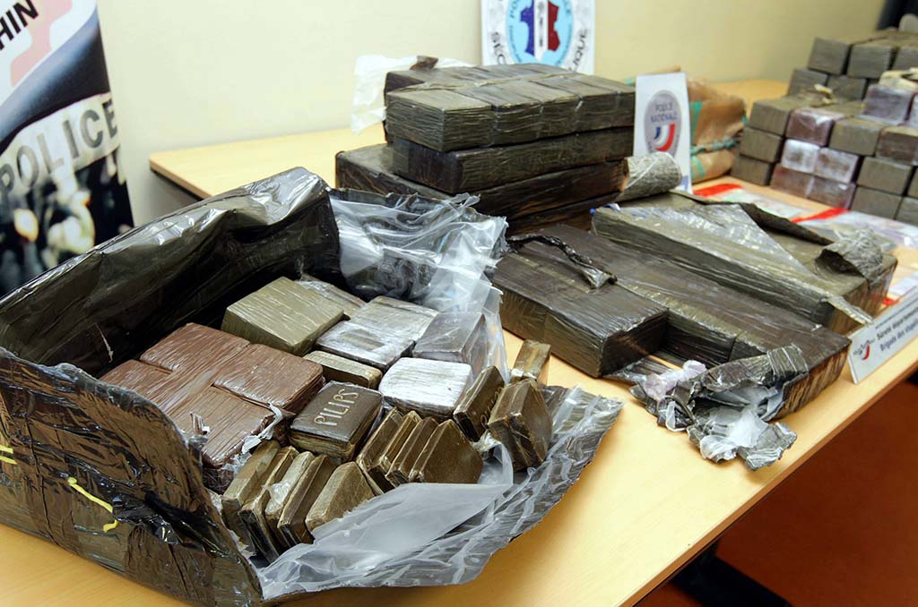 Un vaste trafic de drogue démantelé en région lyonnaise : 12 suspects écroués, 600 kg de cannabis saisis