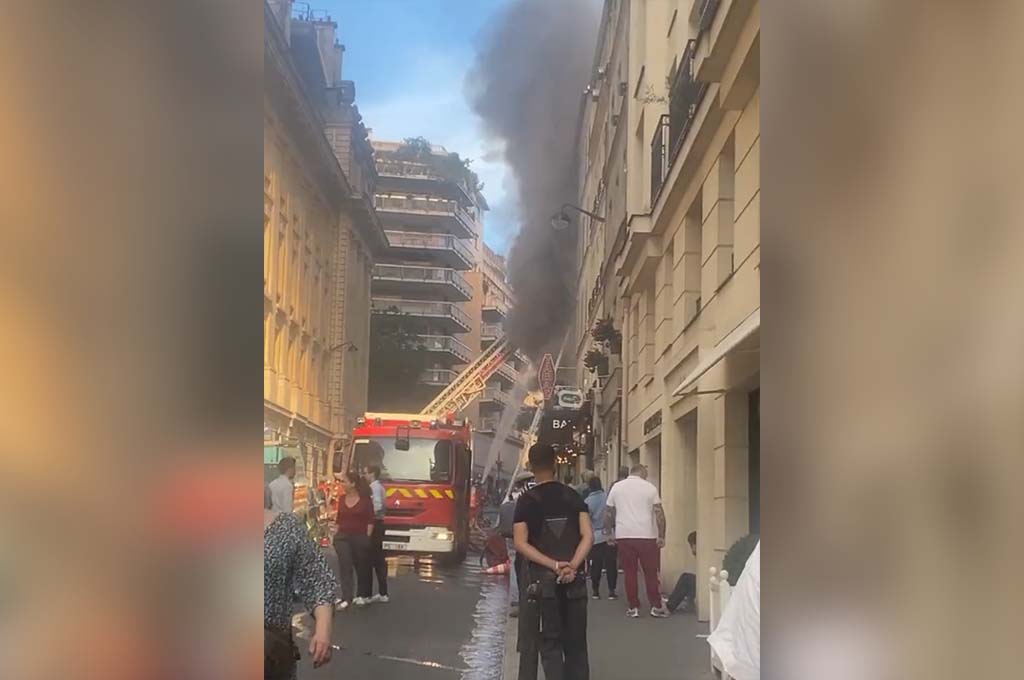 Violent incendie d'un immeuble à Paris : au moins 12 blessés dont deux dans un état grave
