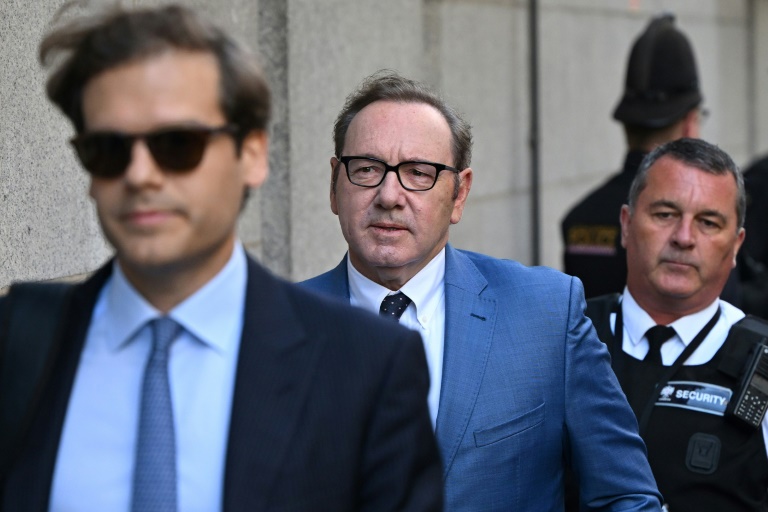 Accusé d'agressions sexuelles, Kevin Spacey plaide non coupable à Londres