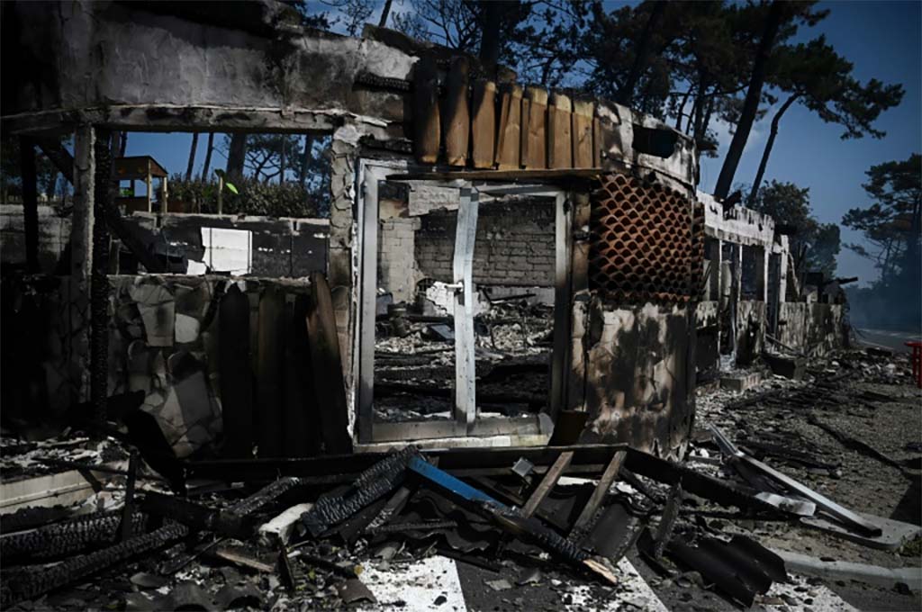 Incendies en Gironde : «Tout ce qui devait brûler a brûlé», le mythique camping des Flots Bleus détruit