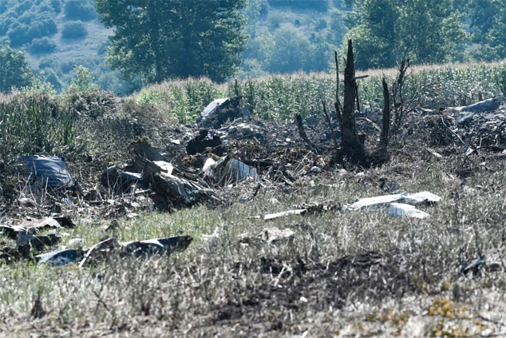 Grèce : Un avion cargo serbe transportant 11 tonnes d'armements s'écrase, huit morts
