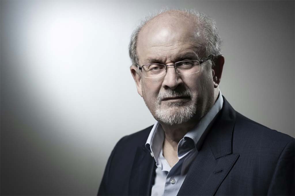 Salman Rushdie placé sous assistance respiratoire après avoir été attaqué dans l’État de New York