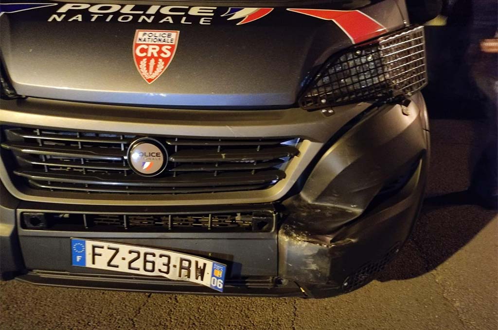 Roubaix : Le chauffard refuse d'obtempérer, fonce sur les policiers et percute un fourgon de police