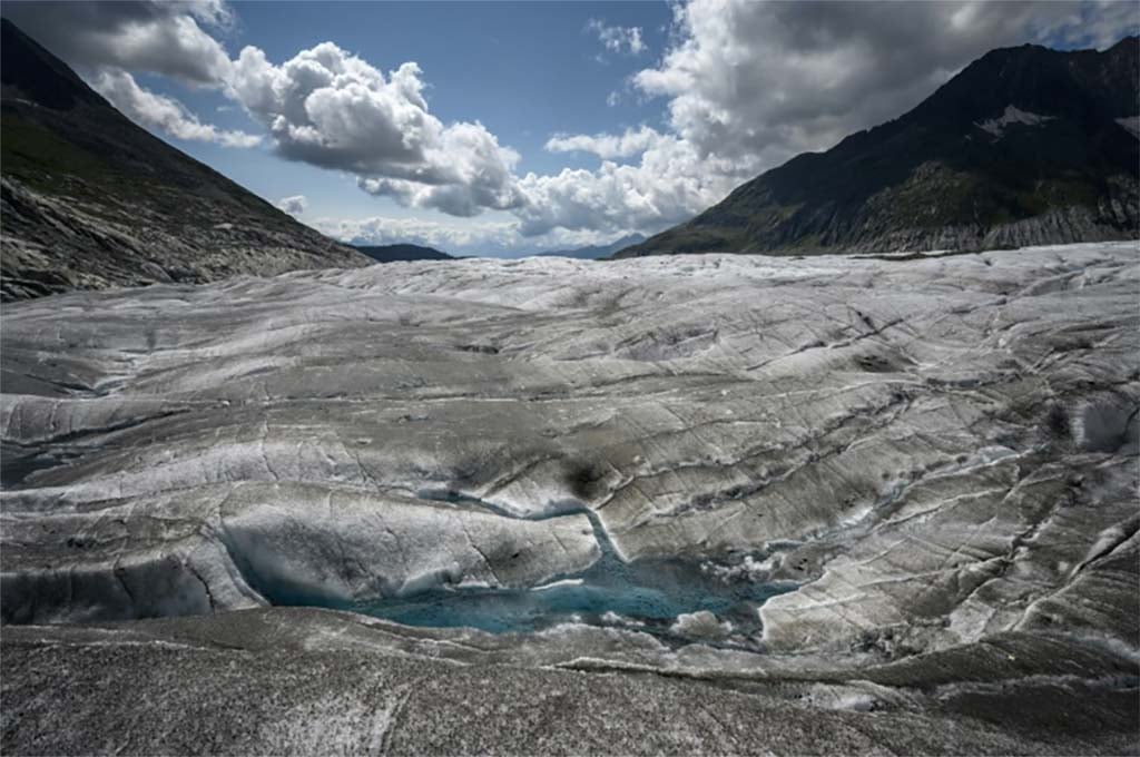 L'épave d'un avion accidenté en 1968 retrouvée dans un glacier en Suisse