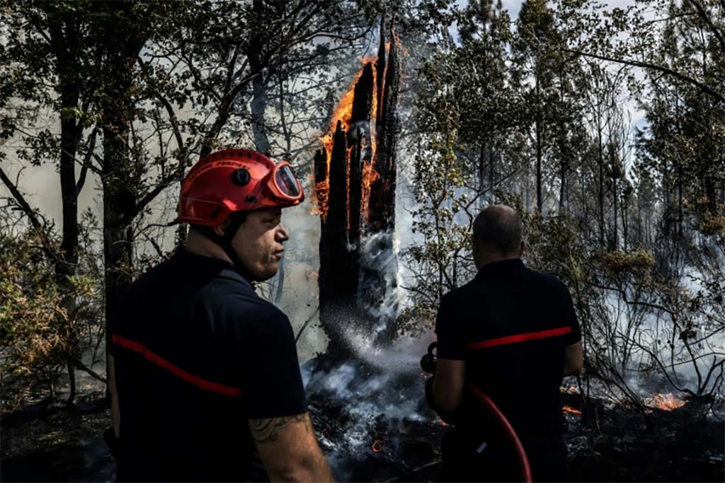 Incendie fixé en Gironde, les surfaces brûlées revues à 3400 hectares