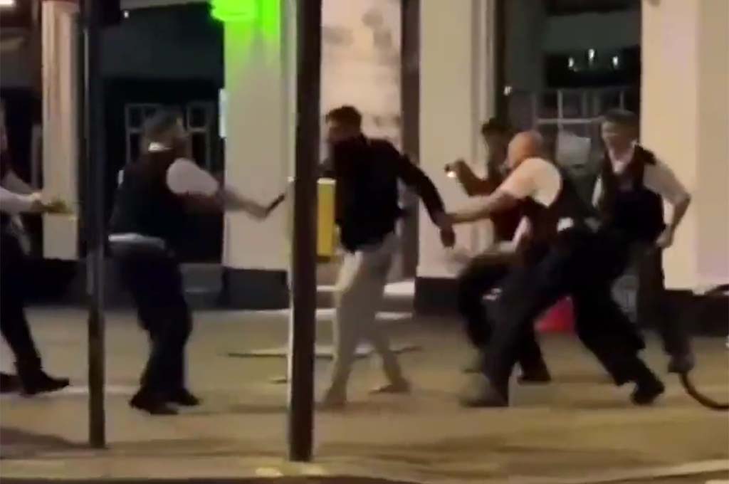 Policiers poignardés à Londres : un homme inculpé pour tentative de meurtre