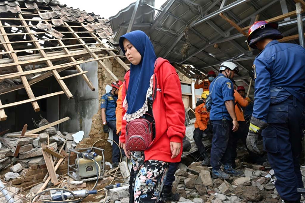 Séisme en Indonésie : le bilan monte à 310 morts