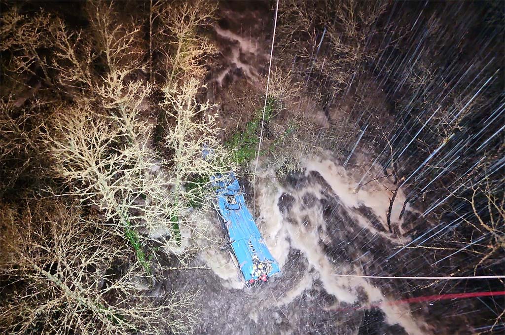 Chute d'un car dans une rivière en Espagne : une septième victime retrouvée