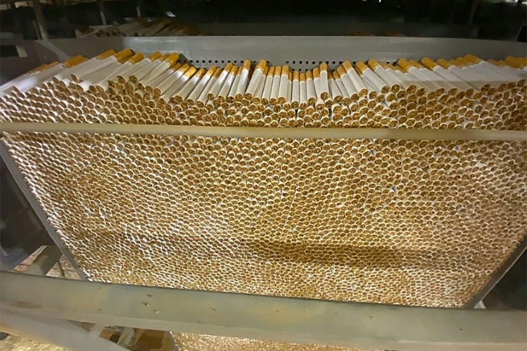 La plus importante fabrique de cigarettes de contrefaçon en France démantelée près de Rouen