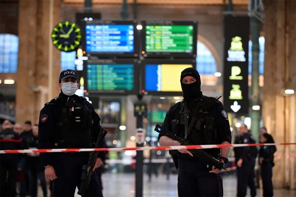 Attaque gare du Nord à Paris : le suspect mis en examen et placé en détention provisoire