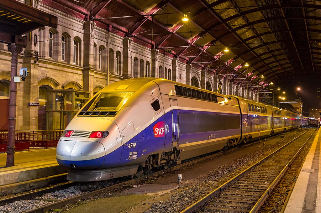 Un TGV Colmar-Paris immobilisé après une menace d'attentat, un suspect interpellé
