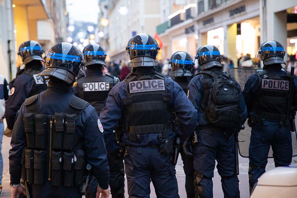 Manifestations contre la réforme des retraites : 149 policiers et gendarmes blessés, 172 interpellations