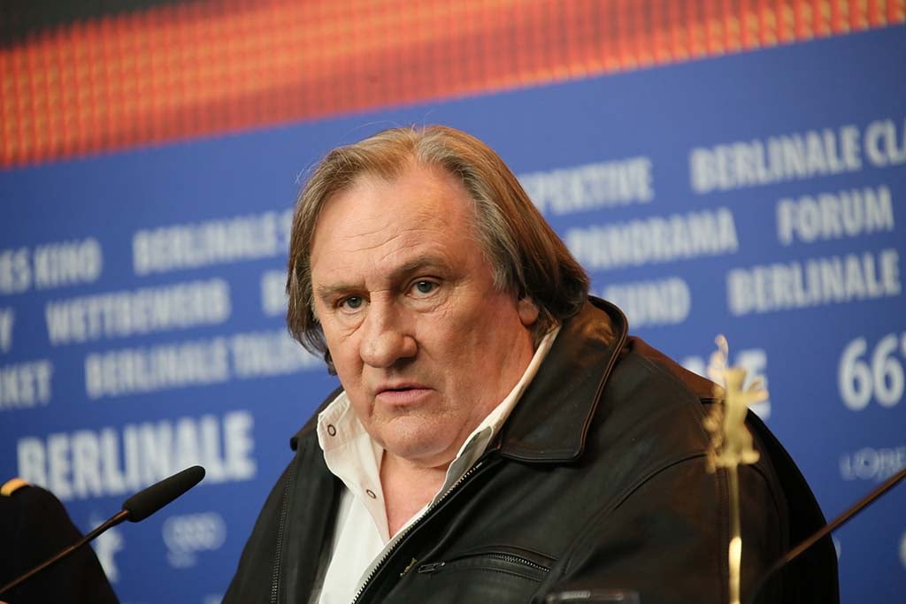 Gérard Depardieu accusé par treize femmes de violences sexuelles, l'acteur dément