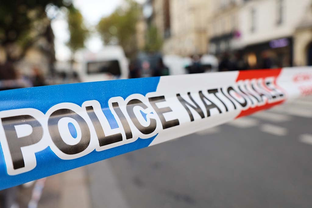 Grenoble : Un homme tué par balles découvert dans une voiture en feu