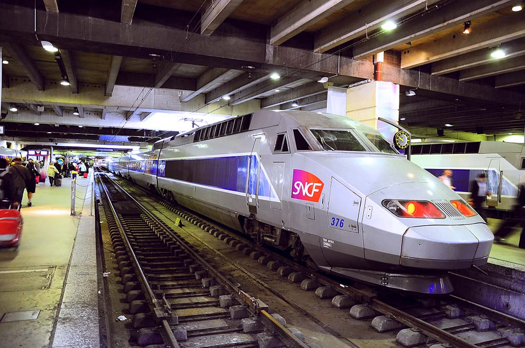 Paris : Une arme à feu chargée découverte dans un TGV en gare Montparnasse lors du nettoyage