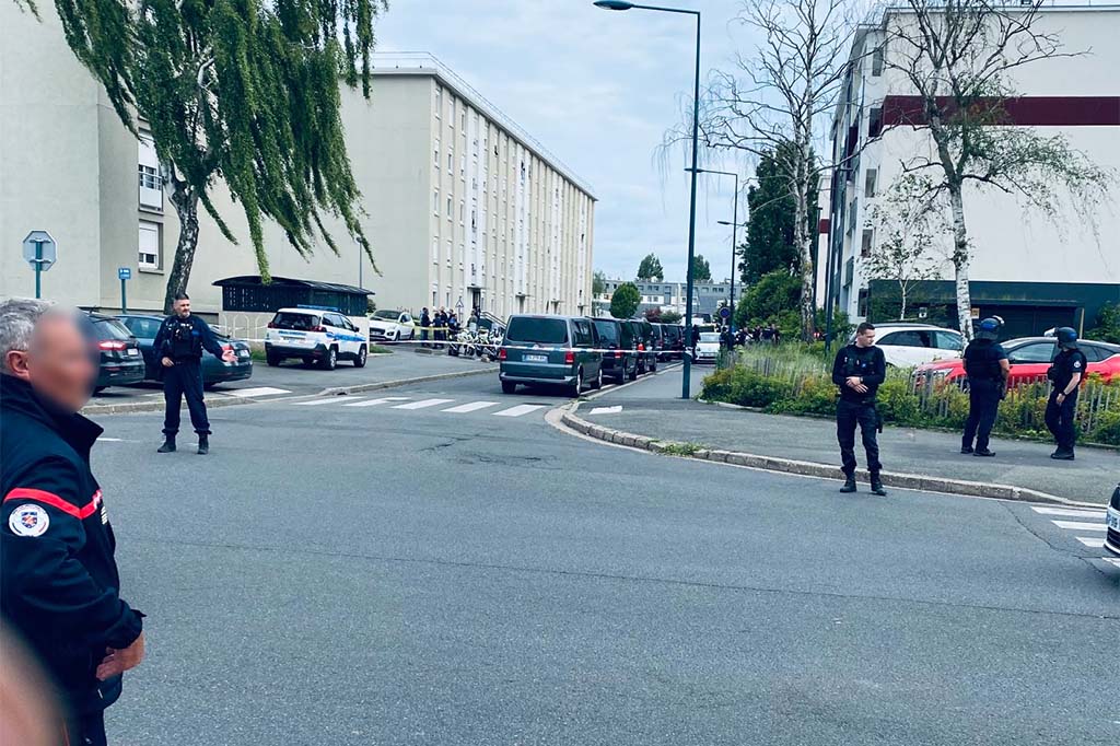 Swatting à Pontoise : les policiers du RAID déployés pour une fausse alerte, un mineur interpellé