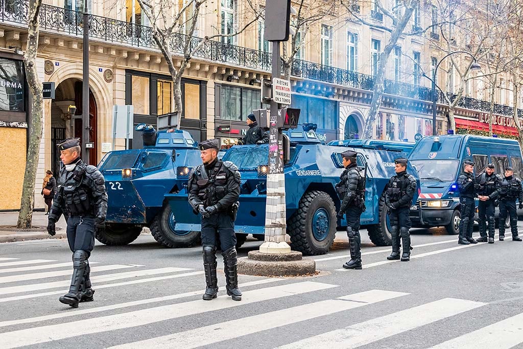 Violences urbaines : la gendarmerie va utiliser 18 véhicules blindés la nuit prochaine