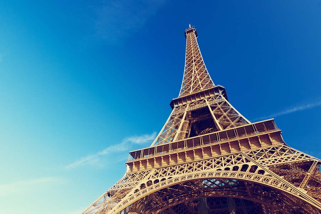 Paris : La tour Eiffel évacuée suite à une alerte à la bombe