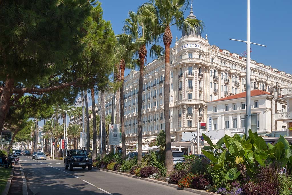 Cannes : Un touriste se fait arracher sa montre de luxe estimée à 200 000 euros en pleine rue