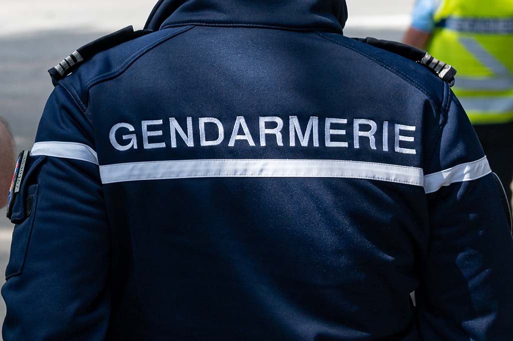 Isère : Un jeune homme de 24 ans tué par balle, sa petite amie l'attendait dans la voiture