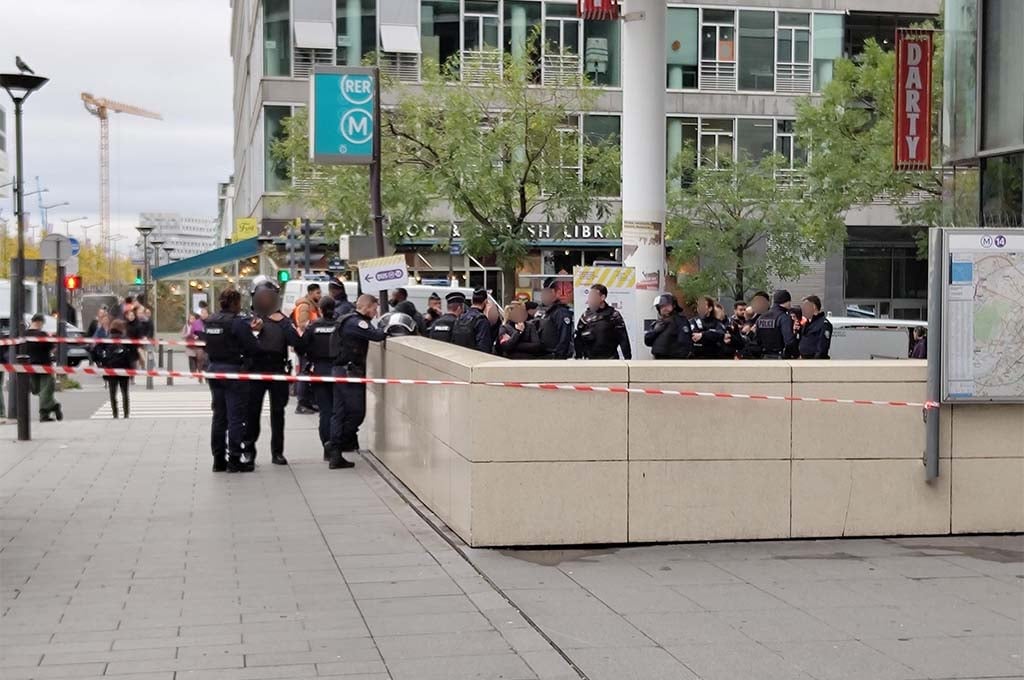 RER C à Paris : Une femme tenant des propos menaçants neutralisée par le tir d'un policier
