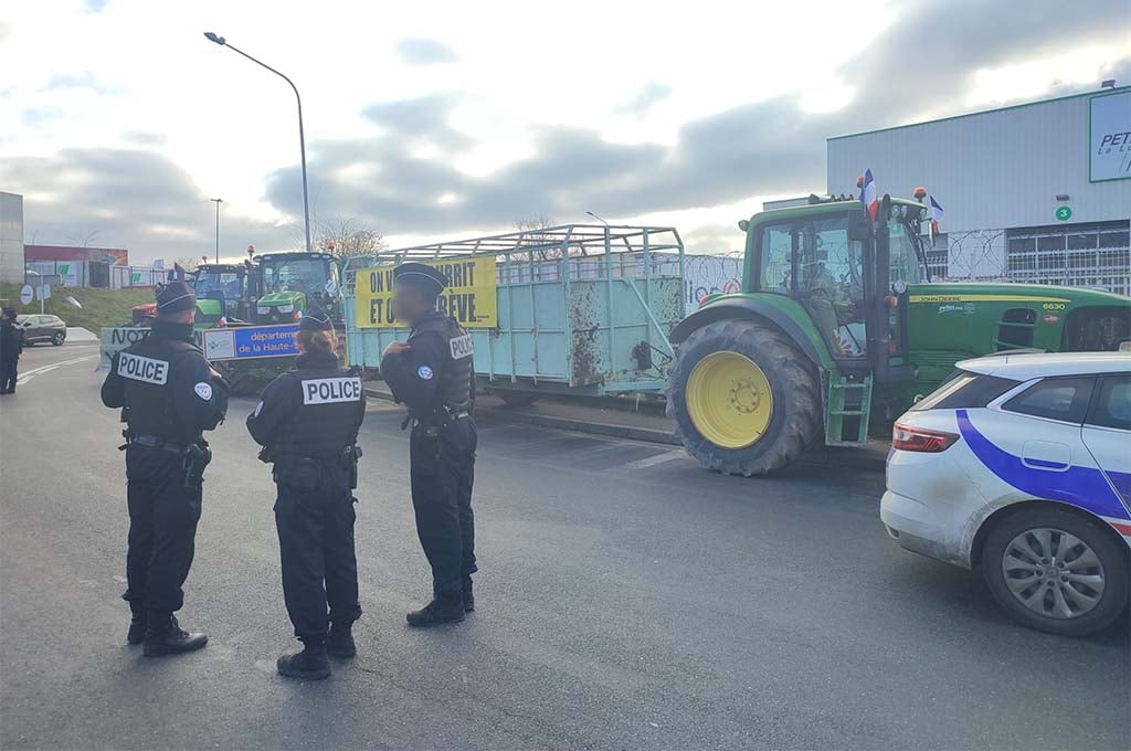 Colère des agriculteurs : Arrêtées près du marché de Rungis, 15 personnes en garde à vue pour «entrave à la circulation»