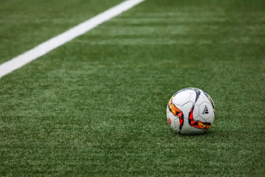 Yonne : Un footballeur de 13 ans décède après un malaise lors d'un match à Sens