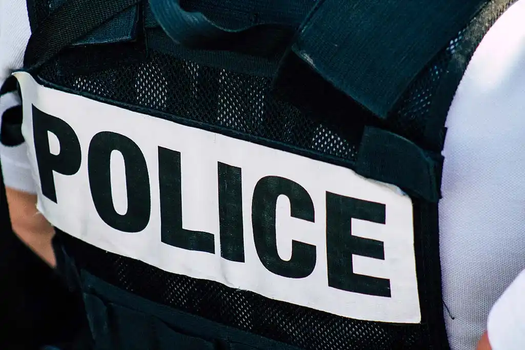 Essonne : Condamné pour viols, un policier recherché après s'être enfui durant une garde à vue