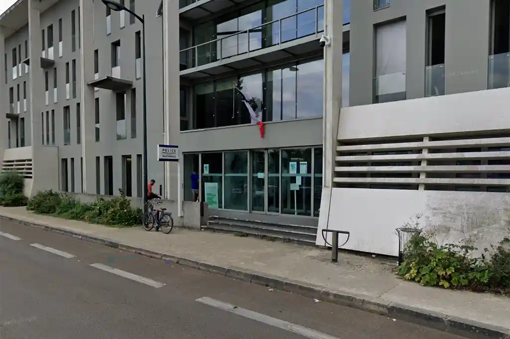 Nantes : Il se défenestre du 2e étage durant sa garde à vue et s'enfuit de l'hôpital