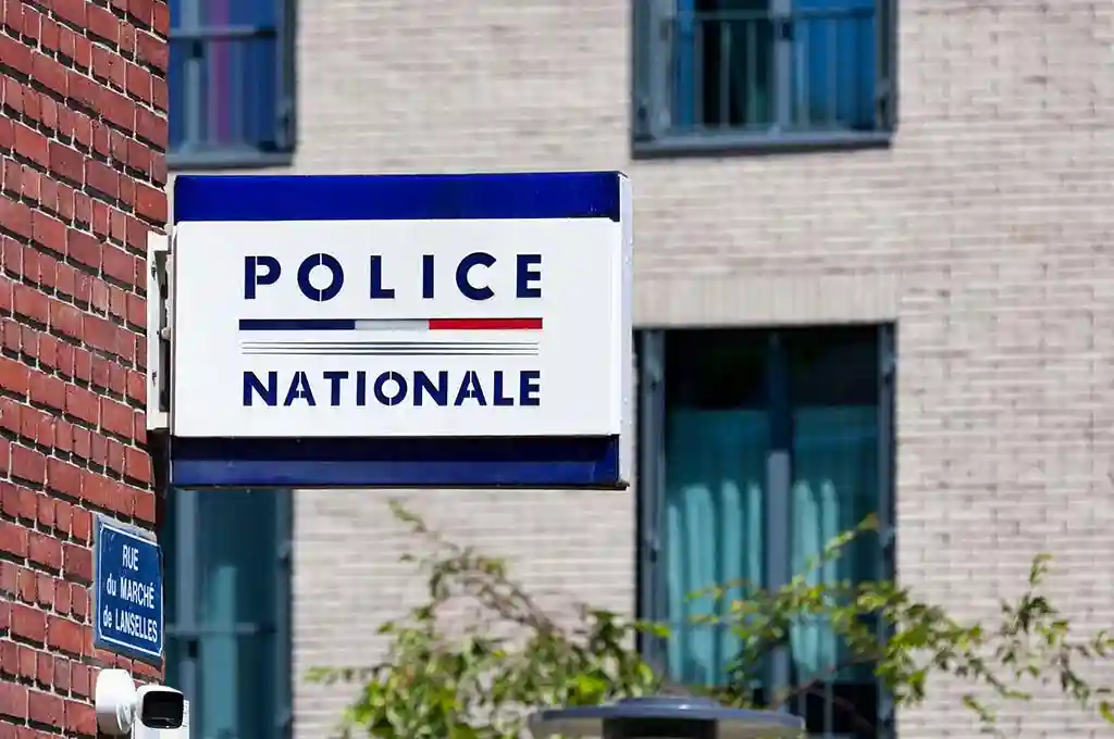 Lyon : Deux escrocs écroués après avoir piraté les lignes téléphoniques de la police