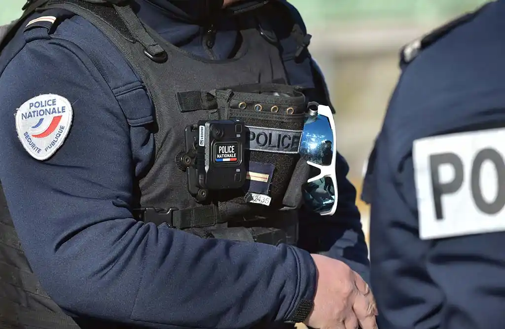 Vitry-sur-Seine : Un policier traîné sur plusieurs mètres par un homme à scooter refusant d'obtempérer