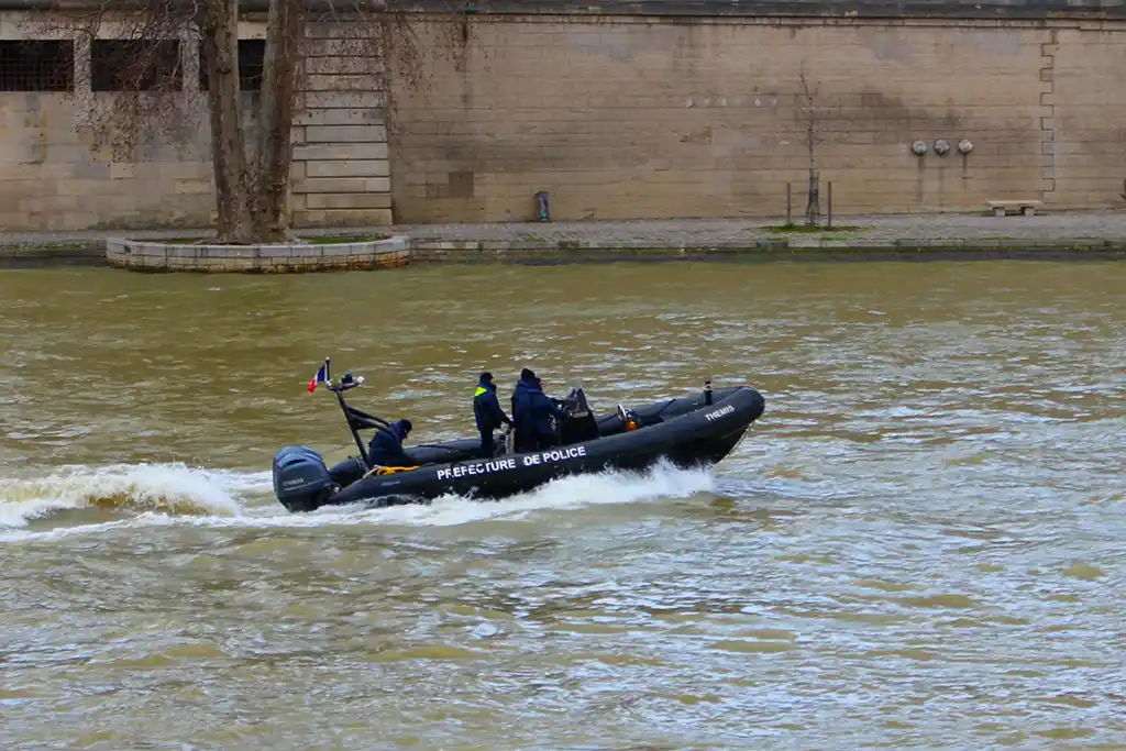 Paris : Le corps d'un homme repêché dans la Seine près de la Tour Eiffel