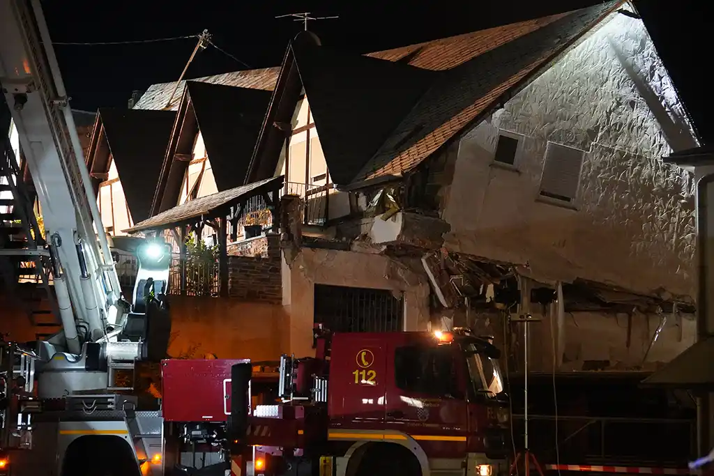 Un hôtel s'effondre dans la nuit en Allemagne : au moins un mort et huit clients ensevelis