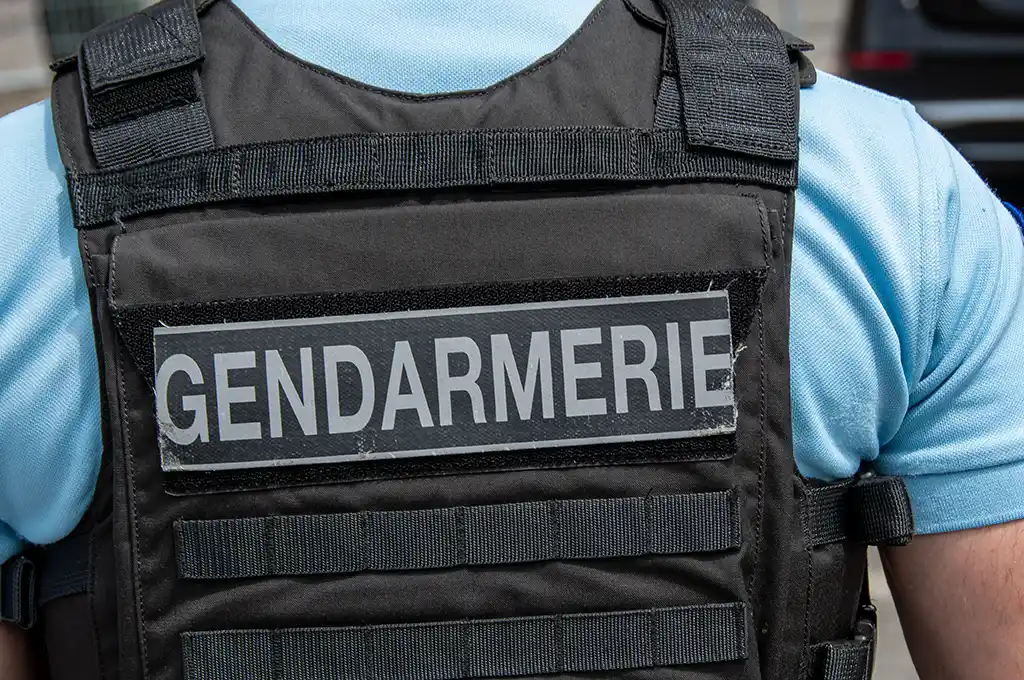 Un enfant de 5 ans grièvement blessé d'une balle dans la tête lors d'une course-poursuite près de Rennes