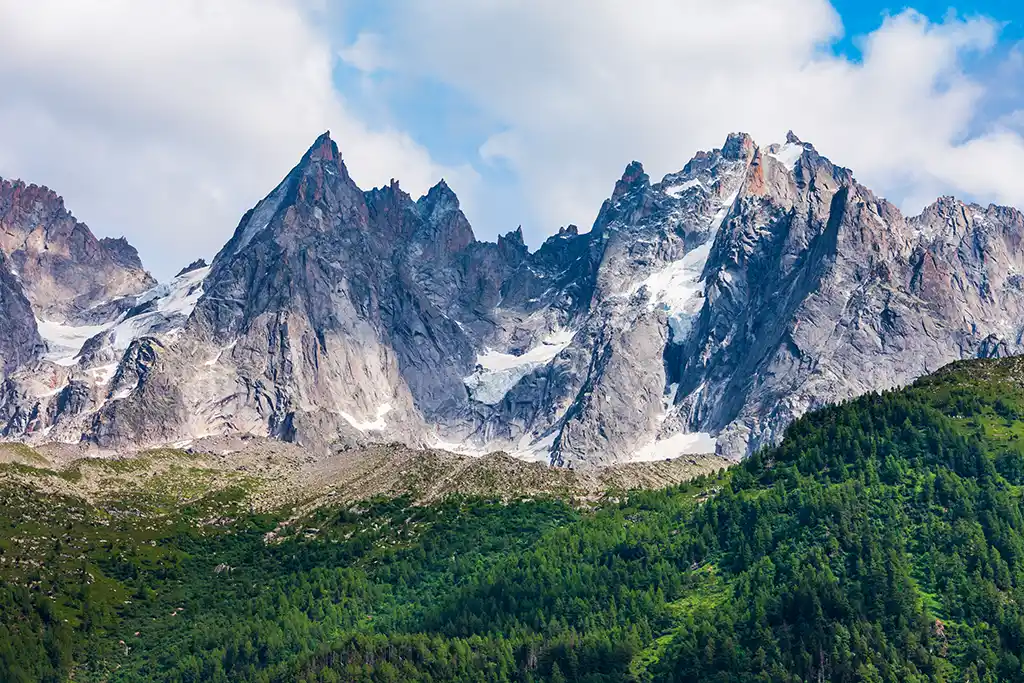 Mont-Blanc : Au moins un mort et quatre blessés après la chute d’un bloc de glace, ce que l'on sait