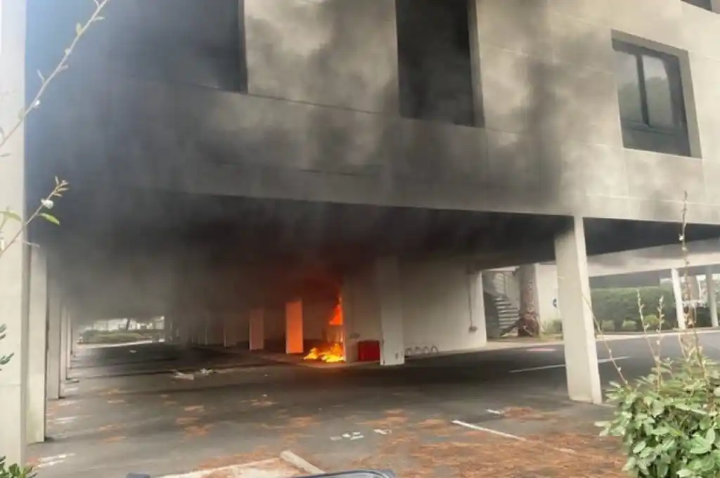 Explosion et incendie devant la synagogue de La Grande-Motte, le parquet antiterroriste saisi