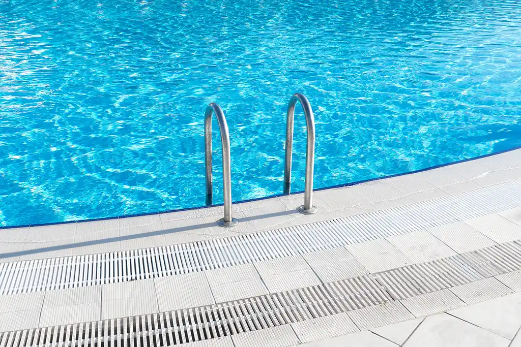 Gard : Une fillette de 2 ans meurt noyée dans une piscine à Laudun-l’Ardoise