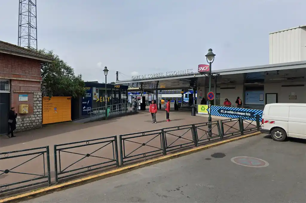 Corbeil-Essonnes : Un homme de 56 ans poignardé à la nuque dans la gare RER