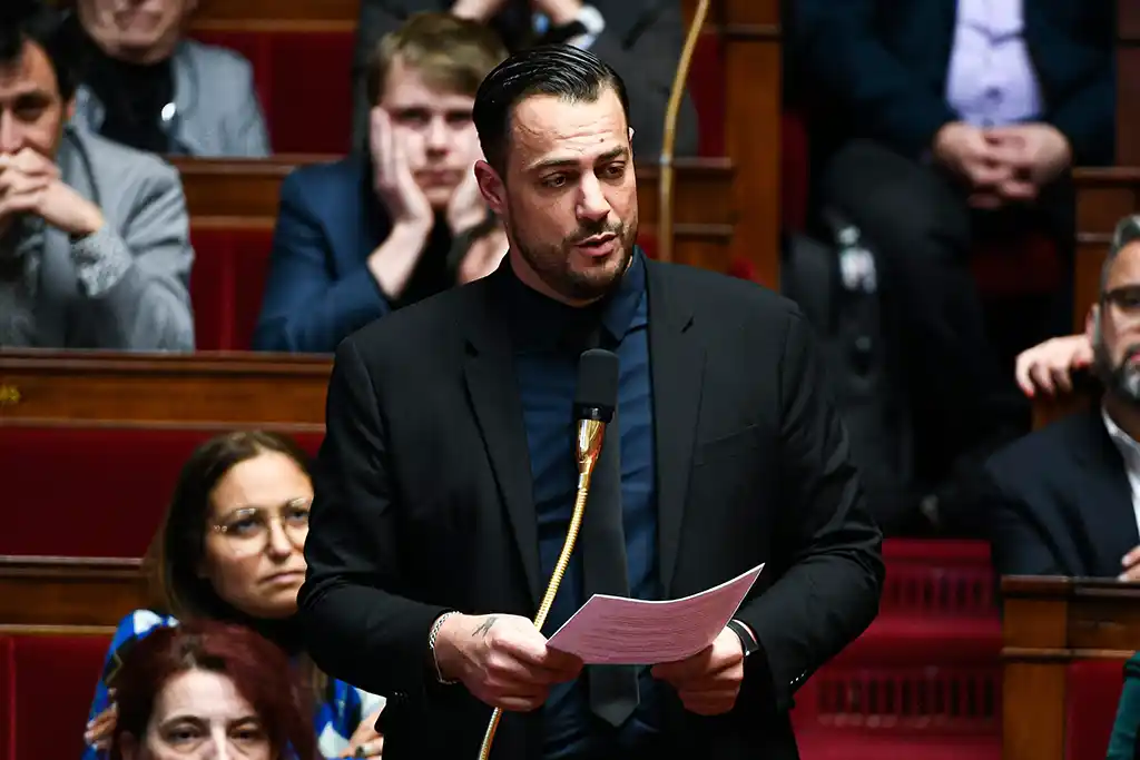 Le député LFI Sébastien Delogu condamné à 5000 euros d’amende pour des violences devant un lycée à Marseille