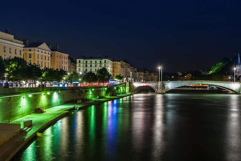 Lyon : Un homme roué de coups et jeté dans la Saône, deux suspects interpellés