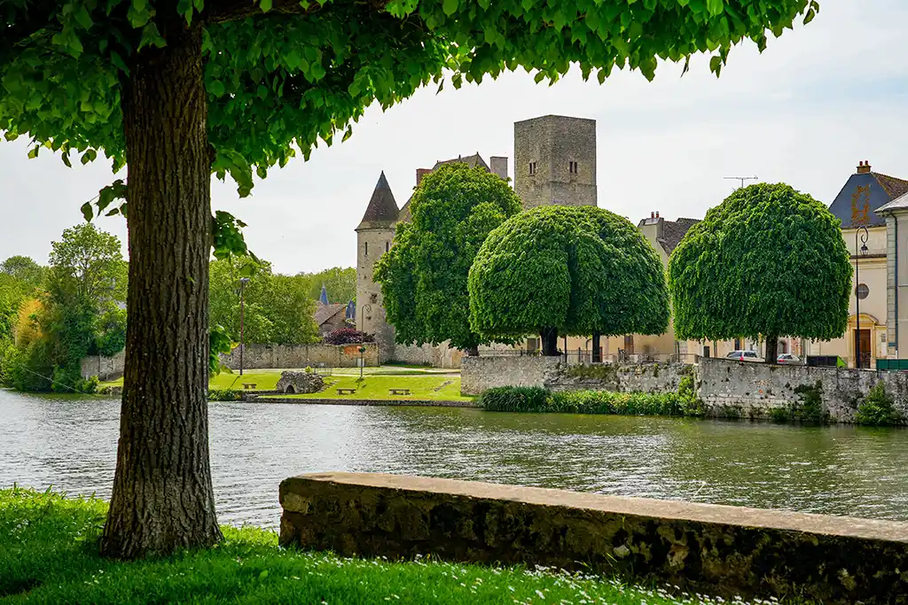 Nemours : Une mère et sa fillette de 3 ans meurent noyées dans le Loing