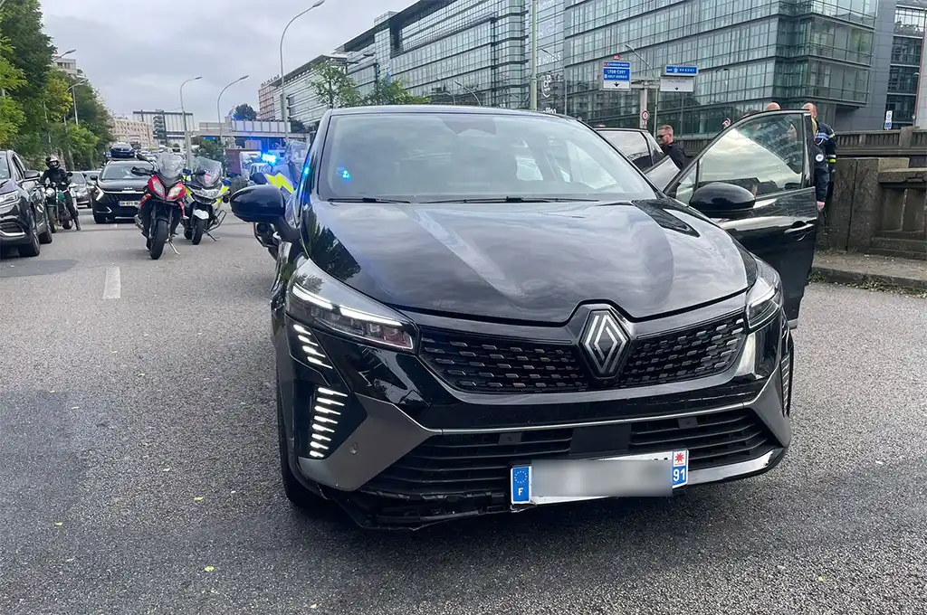 Évry : Refus d'obtempérer et course-poursuite, un chauffard de 15 ans arrêté à Paris, un policier blessé